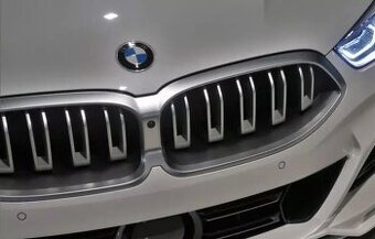 BMW 8 Predná maska