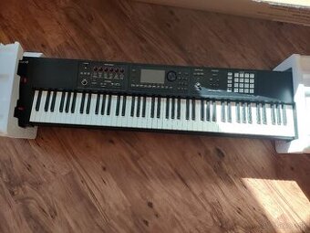 Roland FA 08