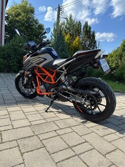 KTM Duke 125