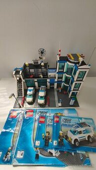 Lego City 7498 Policajná stanica