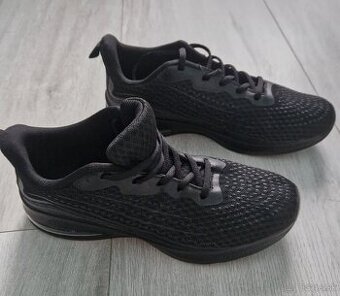 Čierne pánske/chlapčenské tenisky vel.42