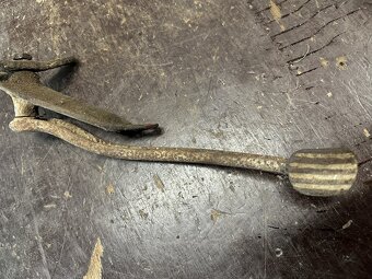 Predám brzdová  páka s držiakom JAWA 250/559 panelka