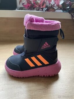 Zimné čižmy Adidas, veľ. 22