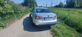 PREDÁM WOLKSWAGEN JETTA 1,6 benzin
