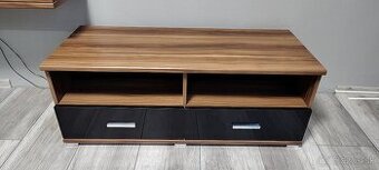 Stolík pod TV