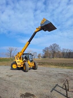 Teleskopický nakladač JCB 525-67