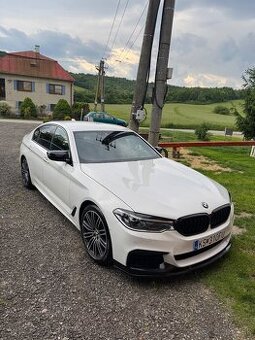 BMW 530xD G30 PLNÁ VÝBAVA