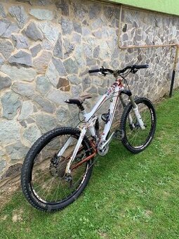 Predám bycikel Trek Remedy R8