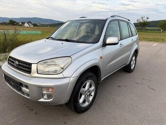 Toyota Rav4 2.0 Benzín