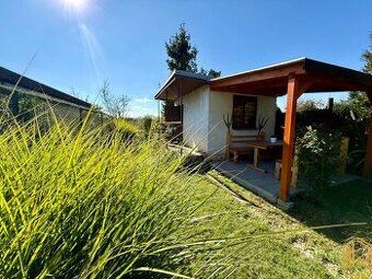 MUROVANÁ CHTKA SO ZÁHRADOU, ZO BAŽANTNICA - SENICA