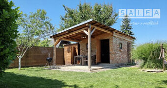 Krásna záhrada v Šali 305 m2 s chatkou pri futbalovom štadió