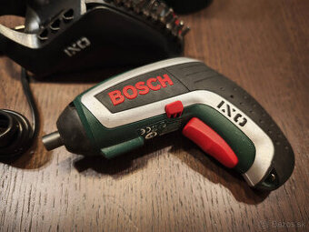 Uťahovačka / aku skrutkovač Bosch IXO