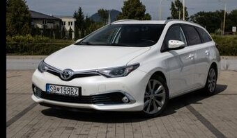 TOYOTA AURIS TOURING SPORT