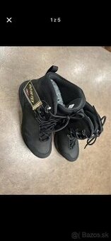 Špeciálna obuv s technologiou Gore-Tex, veľkosť 42