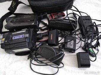 Predám lacno kameru Panasonic NV-R55 a JVC GR-FX12E.