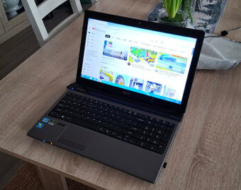 Predam notebook Acer.