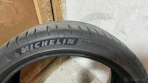 Michelin Pilot sport 4 225/40 ZR18 93Y
