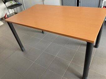 Kvalitny stol 140x 80 cm - 1