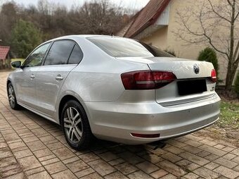 VOLKSWAGEN JETTA HIGHLINE