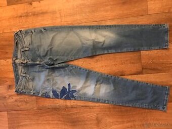 GUESS originál damske rifle z kryštálom w30 S/M
