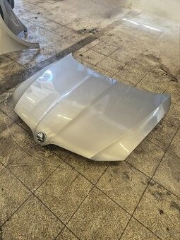 Predám prednú kapotu na Škoda Superb 2 II facelift