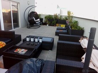 VEĽKORYSÝ 3-IZB. BYT SO SÚKROMÍM, 2x TERASA (67 m²), PARKING