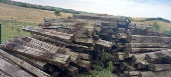 Železničné podvaly - vysušené, krásne zvetrané