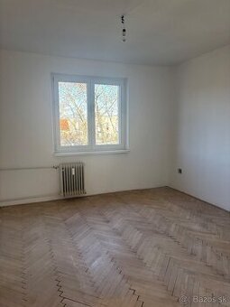 2IZBOVY TEHLOVY BYT S BALKONOM