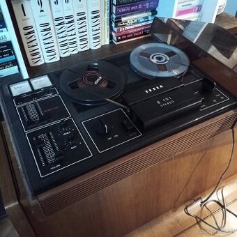 Tesla B101 Stereo – kotúčový magnetofón, plne funkčný