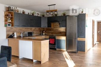 PREDAJ - 5 IZBOVÝ RODINNÝ DOM,BELUŠA, PÚCHOV, POZEMOK 726 m2