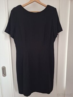 Čierne dámske púzdrové šaty -kokteilky