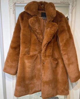 Dámsky kabát/kožuch