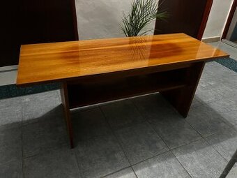 Konferenčný stolík