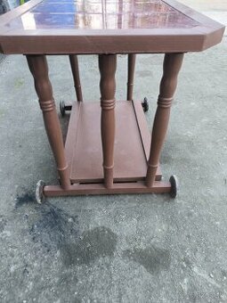 Predám servírovaní stolik