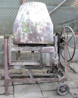 miešačku s objemom 150 litrov