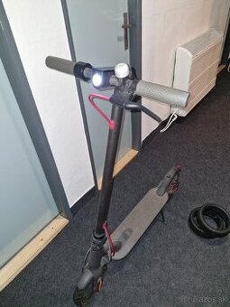 Xiaomi Mi Electric Scooter M365 najazdené  iba 192km