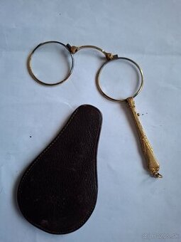 Staré skladacie okuliare