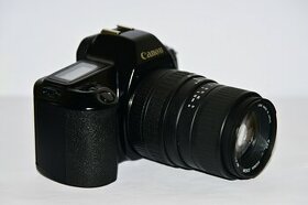 Starší fotoaparáty - Canon, Nikon, Ricoh, Pentax, Praktica