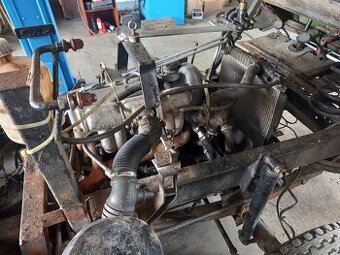 Motor Mercedes Benz 2.4D