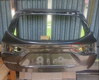 Predám zadné dvere Nissan Qashqai s poškodením