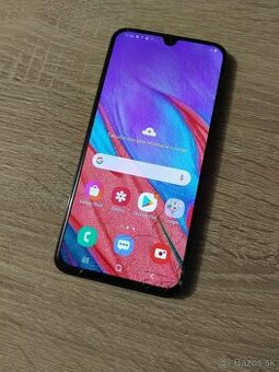 Samsung Galaxy A40 / 4/64GB Prasknutý displej