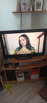 LCD TV uhlopriečka 84 cm