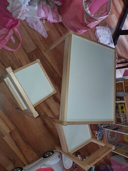 Nový stolik a stoličky ikea