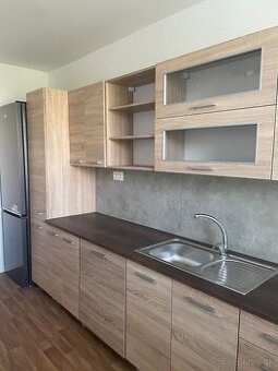 Prenájom 3-i bytu s garážou, Nitra, Čermáň