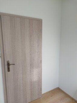 1 izb. byt aj pre Ukrajincov podľa programu .