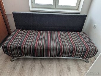 Dvojica rozkladacích pohoviek