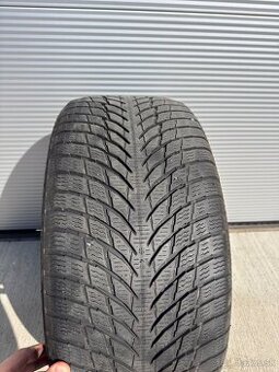 Nokian 245/35/r19 zimne