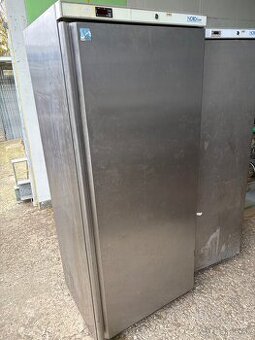 Nerezova chladiaca skrina