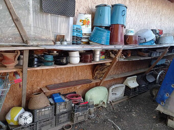 Smalty a hlinená nádoby na predaj