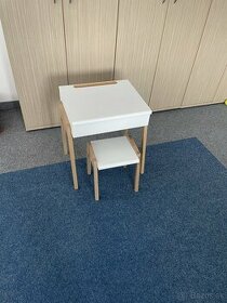 kvalitný detský stolík s úložným priestorom a stoličkou